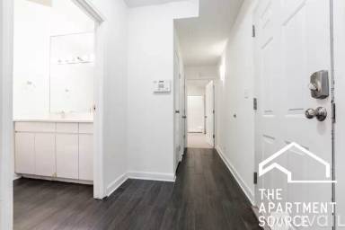 Main picture of 2638 N Halsted St