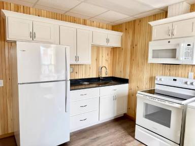Main picture of 809 Portland Rd