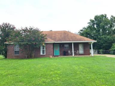 Main picture of 123 Meadowview Dr