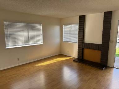 Main picture of 6350-6352 Villa Dr