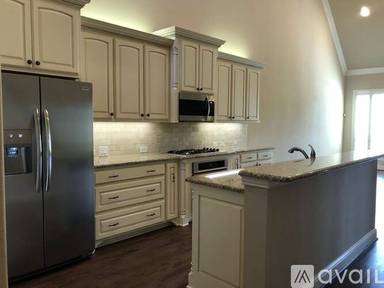 Main picture of 825 Snowshill Trl