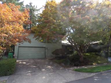 Main picture of 1810 SW Parkwood Dr