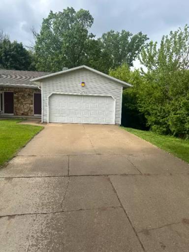 Main picture of 2976 Sunshine Pl