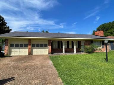 Main picture of 2710 Higgins St