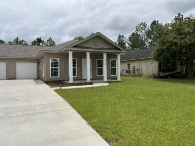 Main picture of 33228B Stables Dr