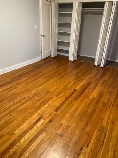 Main picture of 464 W 261st St