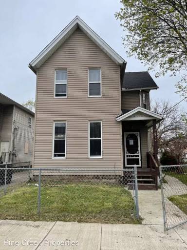 Main picture of 7002 Clark Ave