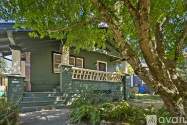 Main picture of 1716 SE 56th Ave