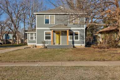 Main picture of 922 Classen Blvd