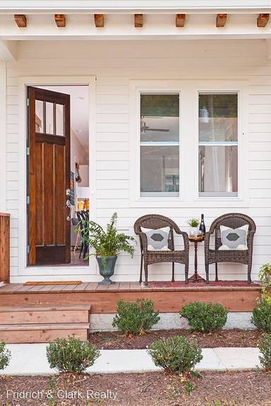 Main picture of 1718 Greenwood Ave