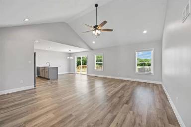 Main picture of 552 Deluth Ct