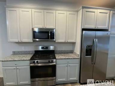 Main picture of 466 N Wixom Rd