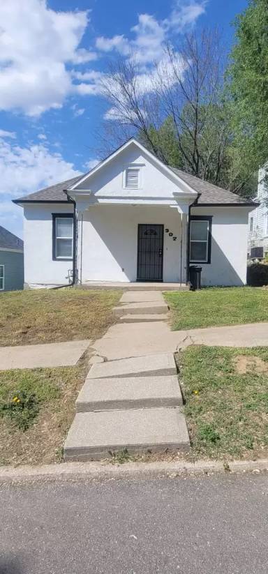 Main picture of 307 Yale St