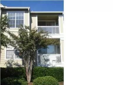 Main picture of Long Grove Condominiums
