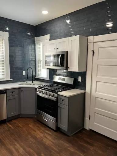 Main picture of 382 Wyandotte Ave