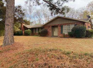 Main picture of 700 Plantation Way