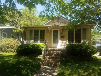 Main picture of 1004 E Washington St