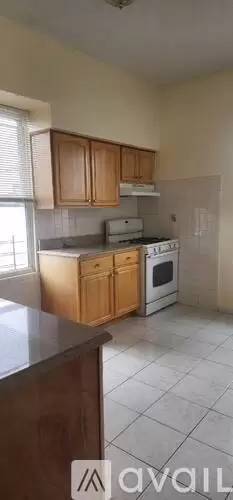 Main picture of 558 S 7th Ave
