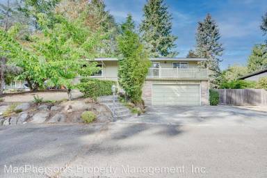 Main picture of 204 NW 200th St