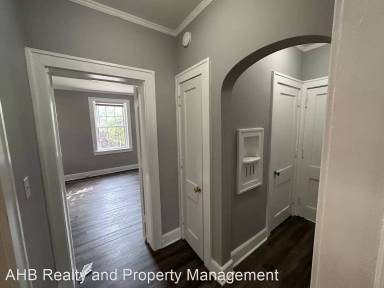 Main picture of 605 S Lexington Ave