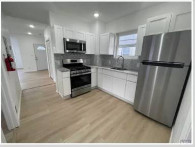 Main picture of 82 Jacoby St