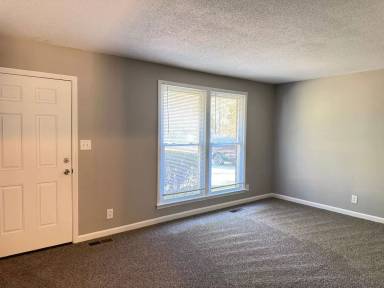 Main picture of 680 Pat Dr