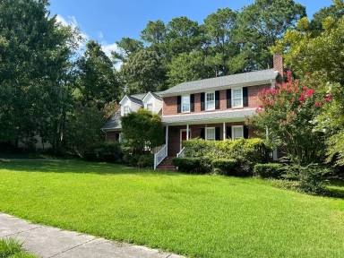 Main picture of 820 Welton Cir