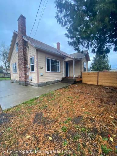 Main picture of 8821 SE Henderson St