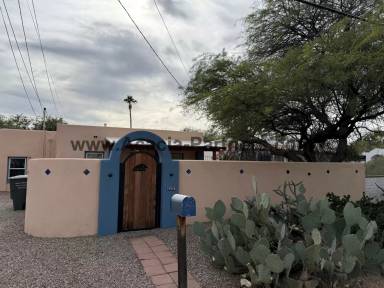 Main picture of 2708 E Edison St