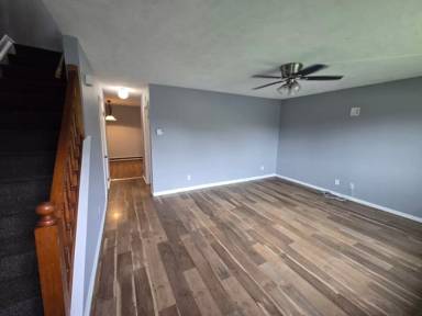 Main picture of 170 Roberts St