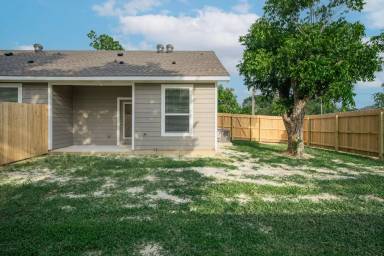 Main picture of 1608 W 5th St