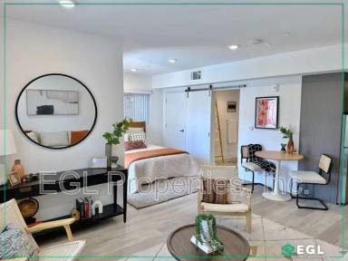Main picture of 744 S Mariposa Ave