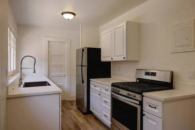 Main picture of 1619 Bath St
