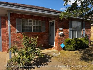 Main picture of 2437 E 30th St