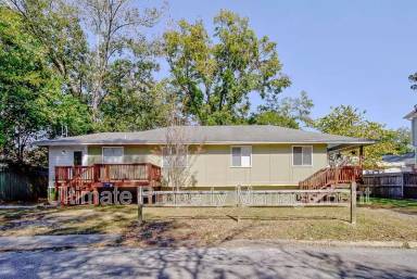 Main picture of 2101 Delgado Ave