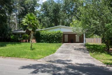 Main picture of 1009 NW 39th Dr