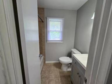Main picture of 913 Hillside Dr
