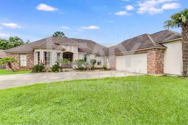 Main picture of 200 Salvador Dr