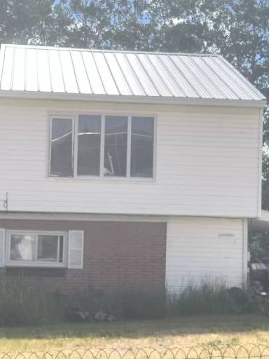 Main picture of 426 E 9th St