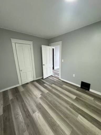 Main picture of 1074 E 71st St