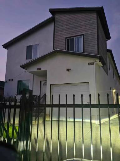 Main picture of 329 E 116th Pl