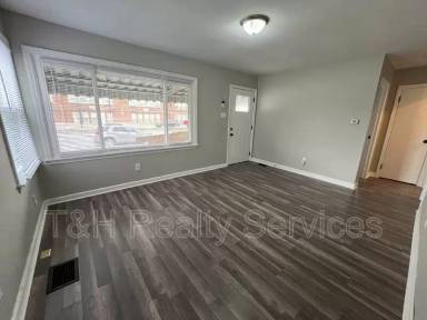 Main picture of 520 S Rural St