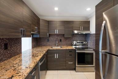 Main picture of Gateway House Condominium