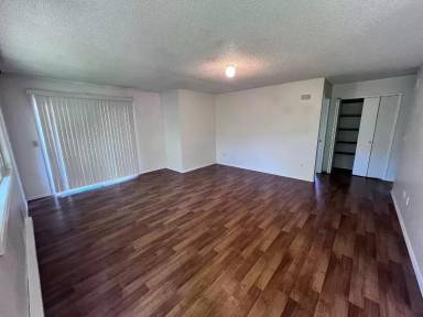 Main picture of 4323 N Commercial Ave