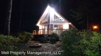 Main picture of 811 E Trails End Dr