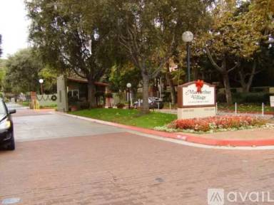 Main picture of MacArthur Village Condominiums