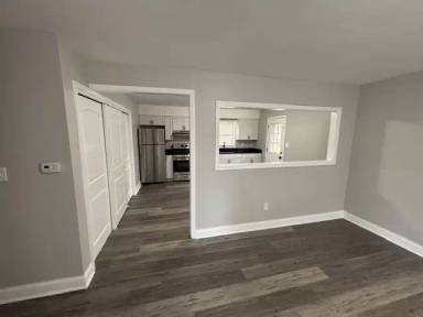 Main picture of 3287 Ashland St