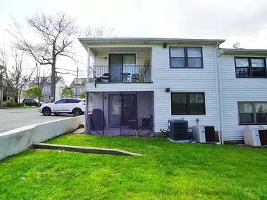 Main picture of 571 Buchanan Ave