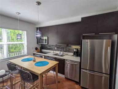 Main picture of 927 Euclid Ave