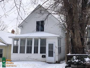 Main picture of 124 Sims Ave